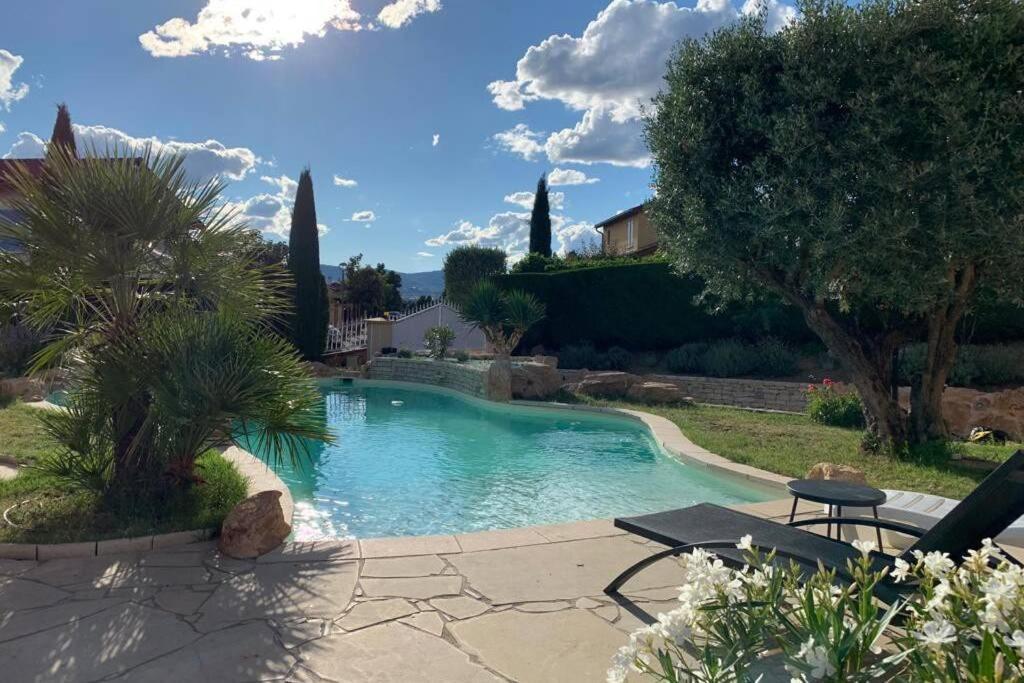 Villa Des Oliviers Avec Piscine Chassagny Exterior foto