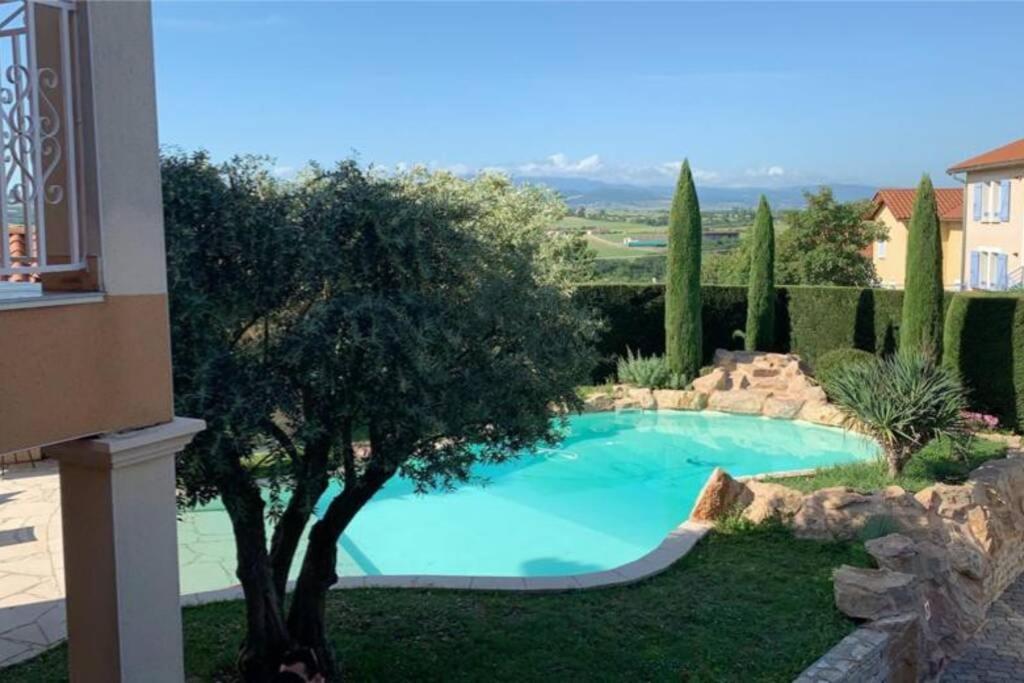 Villa Des Oliviers Avec Piscine Chassagny Exterior foto